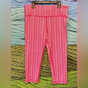 EUC Vineyard Vines Island Whale Tail Performance Crop Leggings SZ M